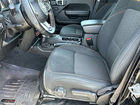 Certified 2022 Jeep Gladiator Mojave w/ Cold Weather Group AWD/4WD image 14