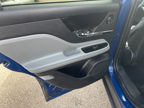 Used 2021 Lincoln Corsair Reserve w/ Equipment Group 201A image 18