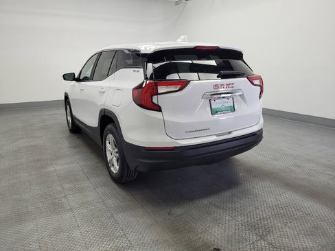 Used 2024 GMC Terrain SLE FWD image 5