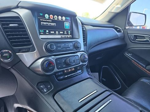 Used 2018 Chevrolet Suburban Premier AWD/4WD image 18