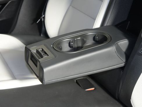 Certified 2020 Porsche Taycan Turbo AWD/4WD image 39
