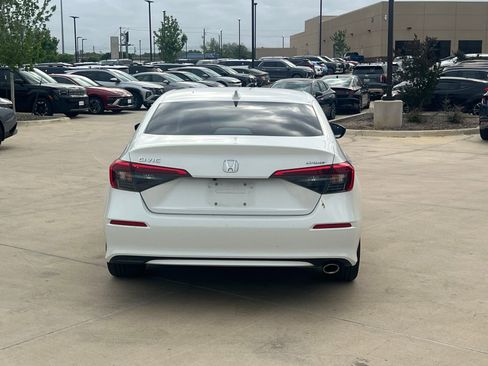 Used 2024 Honda Civic Sport image 11