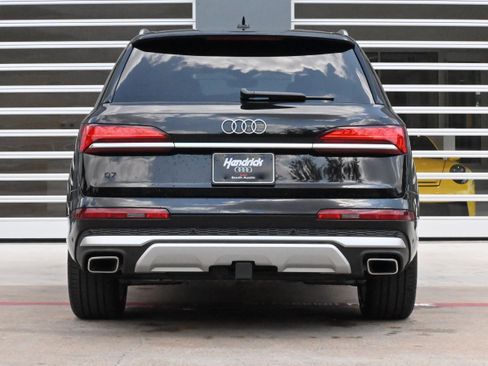 Certified 2025 Audi Q7 3.0T Premium w/ Convenience Package image 8