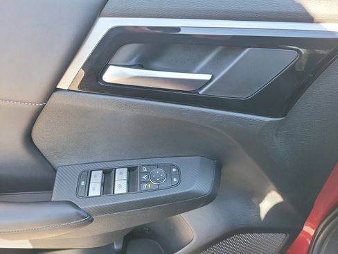 Used 2024 Mitsubishi Outlander SE image 8