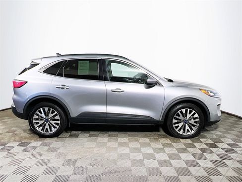 Used 2021 Ford Escape Titanium image 9