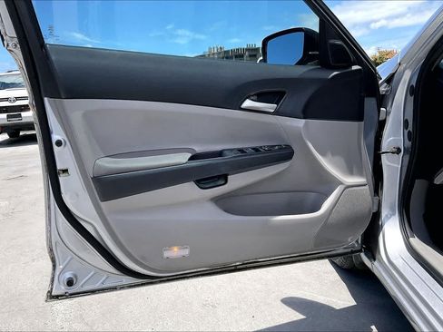 Used 2011 Honda Accord LX image 27