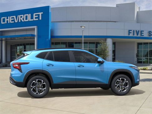 New 2026 Chevrolet Trax LT w/ Driver Confidence Package image 5