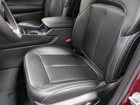 Used 2025 Jeep Grand Cherokee L Limited image 17