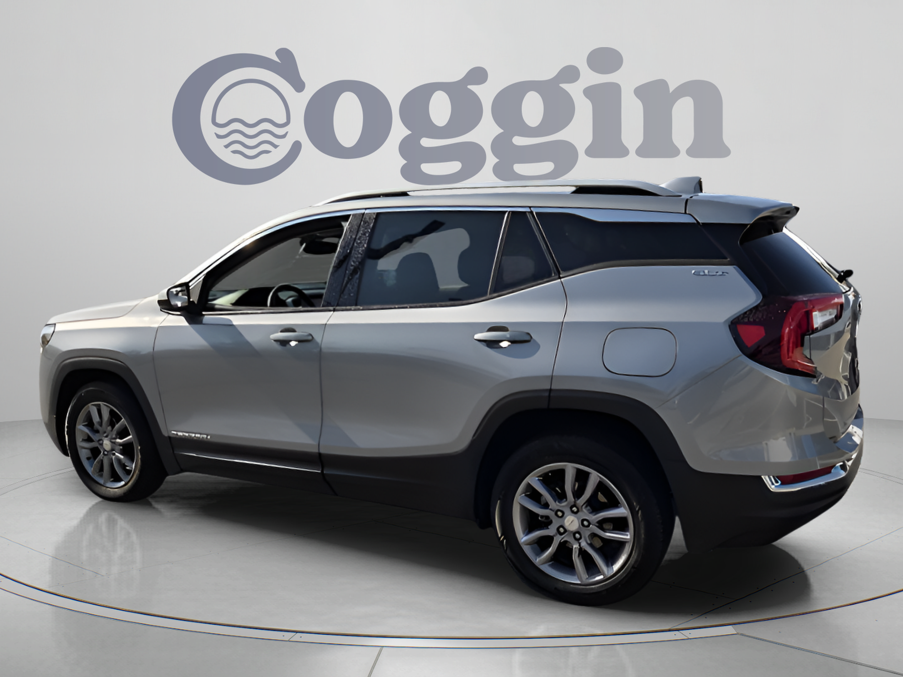 Used 2024 GMC Terrain SLT AWD/4WD image 3