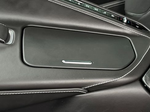 Used 2023 Chevrolet Corvette Stingray Premium Conv w/ Z51 Performance Package image 17