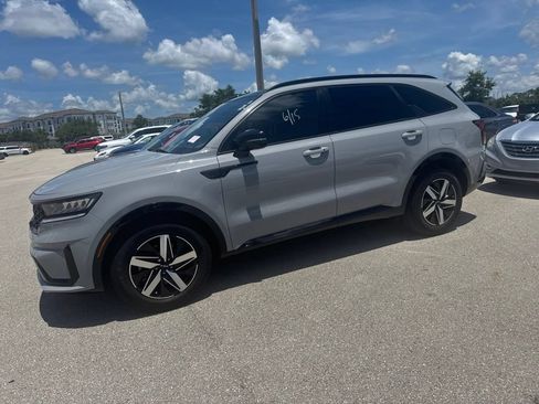 Certified 2023 Kia Sorento EX w/ Panoramic Sunroof Package FWD image 10
