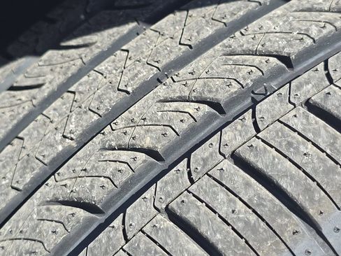 Used 2017 Mercedes-Benz E 400 4MATIC Wagon image 12