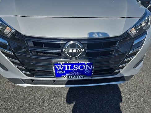 Used 2023 Nissan Versa SV image 28