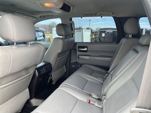 Used 2016 Toyota Sequoia Limited w/ Safety & Convenience Package image 10