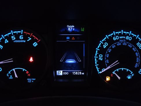 Used 2021 Toyota Tacoma TRD Sport AWD/4WD image 27