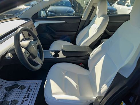 Used 2023 Tesla Model 3 Standard Range image 19