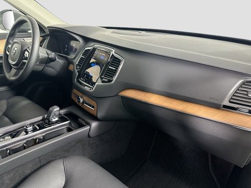 Certified 2024 Volvo XC90 B5 Plus image 31