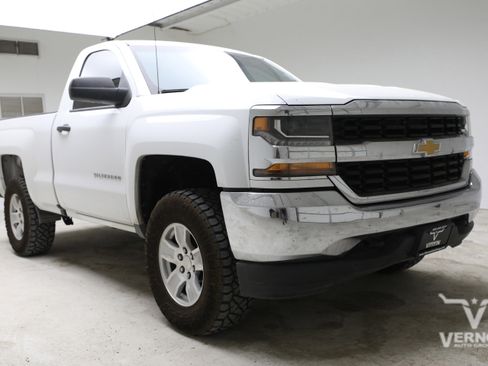 Used 2018 Chevrolet Silverado 1500 W/T AWD/4WD image 7