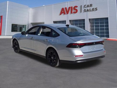 Used 2025 Honda Accord SE image 9