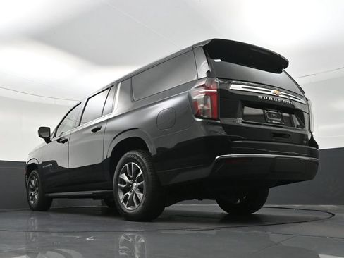Used 2023 Chevrolet Suburban LT RWD image 26