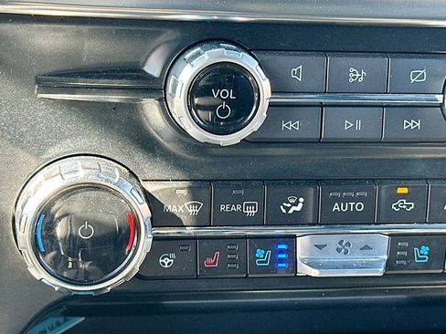 Used 2024 Ford F150 Lariat w/ FX4 Off-Road Package AWD/4WD image 21