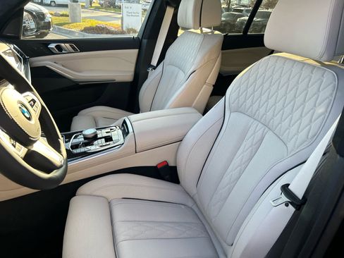 Used 2026 BMW X5 xDrive40i w/ Executive Package image 23