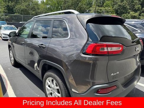 Used 2018 Jeep Cherokee Latitude Plus AWD/4WD image 7