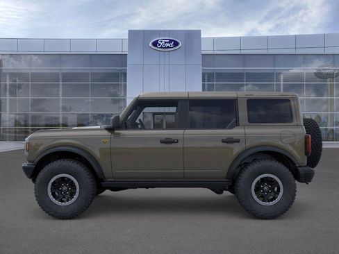 New 2026 Ford Bronco Badlands w/ Sasquatch Package image 3