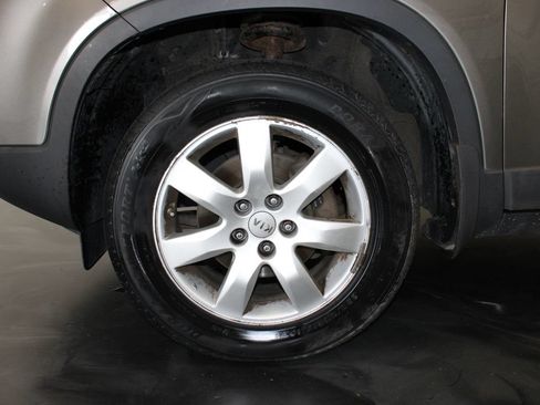 Used 2012 Kia Sorento FWD w/ Third Row Pkg image 28