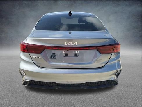 Used 2024 Kia Forte LXS FWD image 9