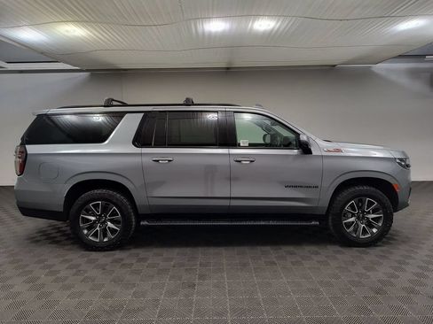 Used 2024 Chevrolet Suburban Z71 w/ Luxury Package AWD/4WD image 8