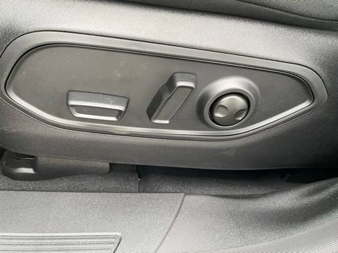Used 2026 Jeep Cherokee Laredo AWD/4WD image 19