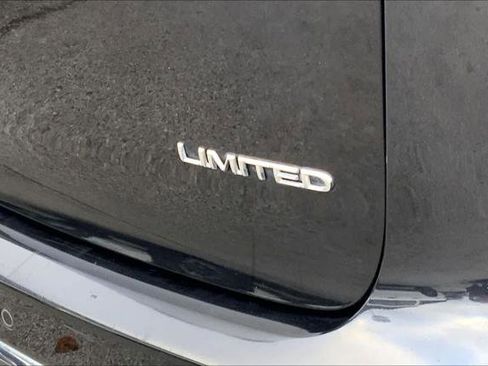 Certified 2019 Chrysler Pacifica Limited image 27