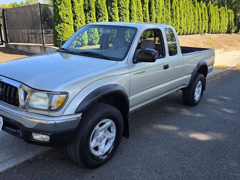 Used 2003 Toyota Tacoma PreRunner RWD image 1