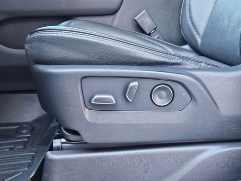 Used 2021 GMC Yukon Denali w/ Denali Premium Package image 20