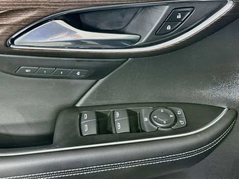 Used 2023 Buick Envision Avenir AWD/4WD image 23