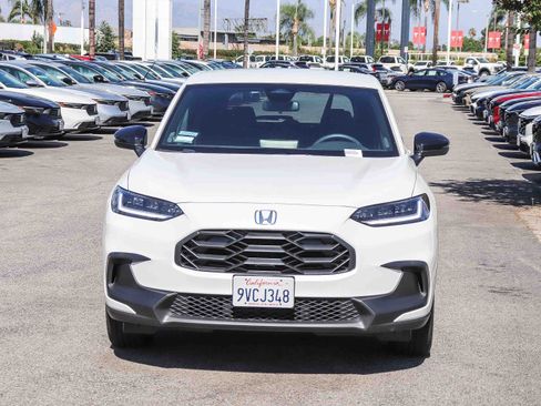 Used 2025 Honda HR-V Sport image 2