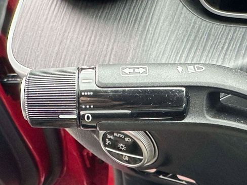 Used 2025 Mercedes-Benz C 300 4MATIC Sedan image 22