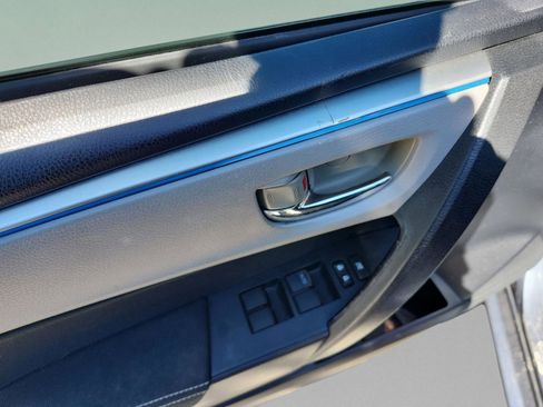 Used 2014 Toyota Corolla LE image 16