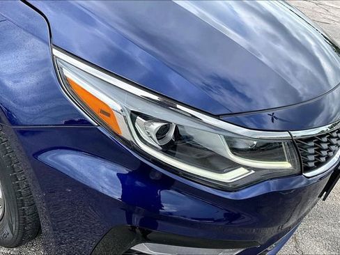 Used 2020 Kia Optima LX image 32