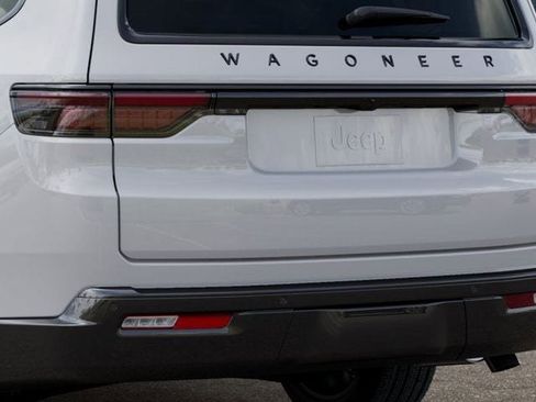 New 2025 Jeep Wagoneer L Series II w/ Convenience Group I AWD/4WD image 13