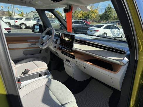 New 2025 Volkswagen ID. Buzz 1st Edition image 33