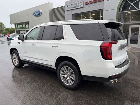 Used 2024 GMC Yukon Denali w/ Advanced Technology Package AWD/4WD image 4