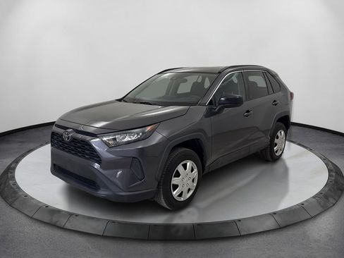 Used 2019 Toyota RAV4 LE FWD image 1