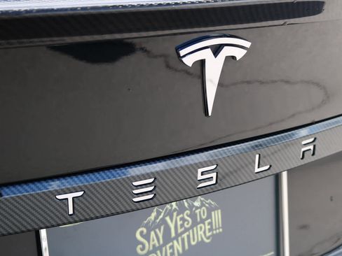 Used 2020 Tesla Model S Long Range Plus AWD/4WD image 9