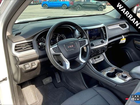 Used 2023 GMC Acadia SLE image 16