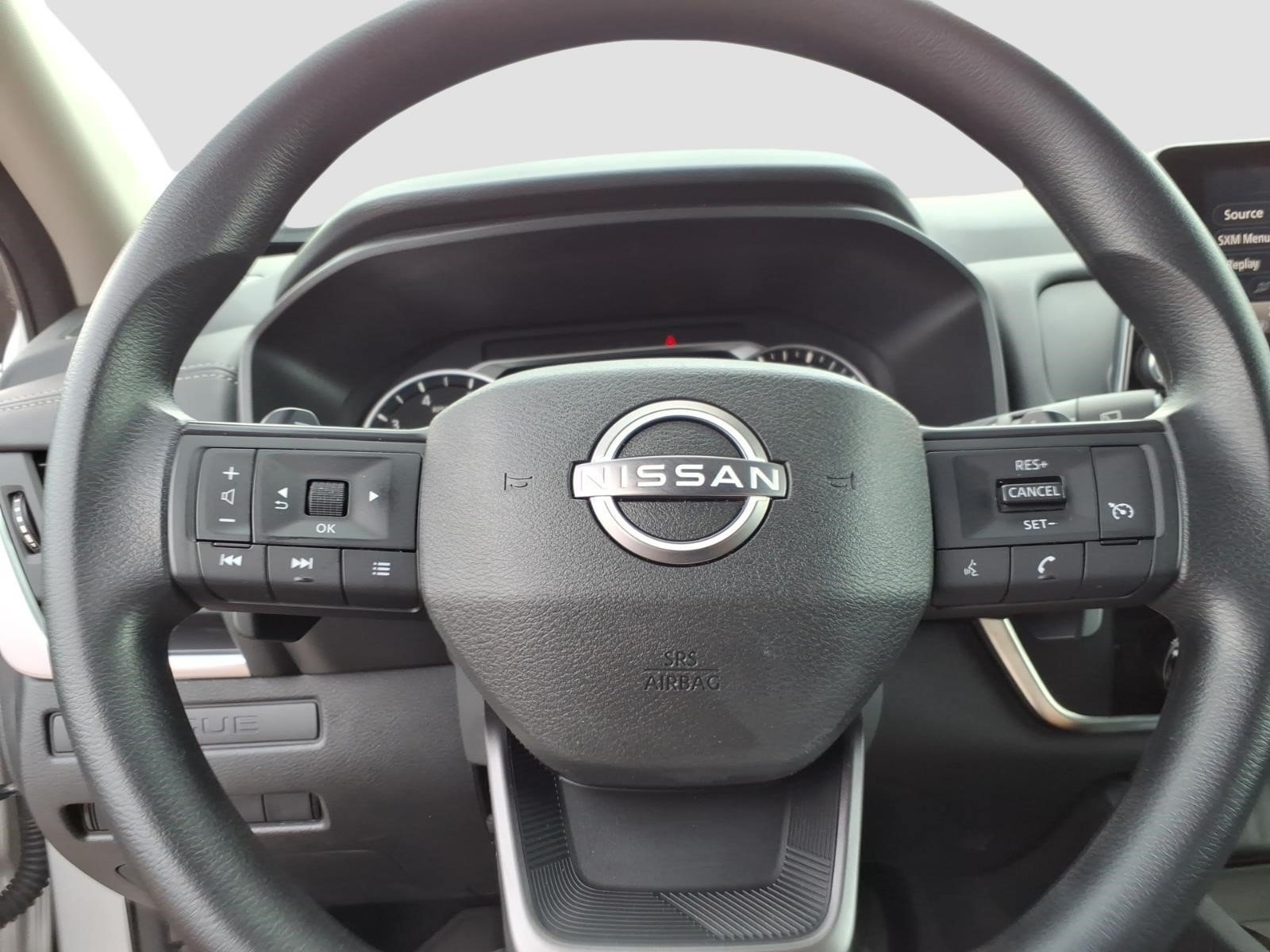 Used 2025 Nissan Rogue S AWD/4WD image 17