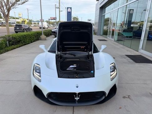 Used 2022 Maserati MC20 Coupe image 9