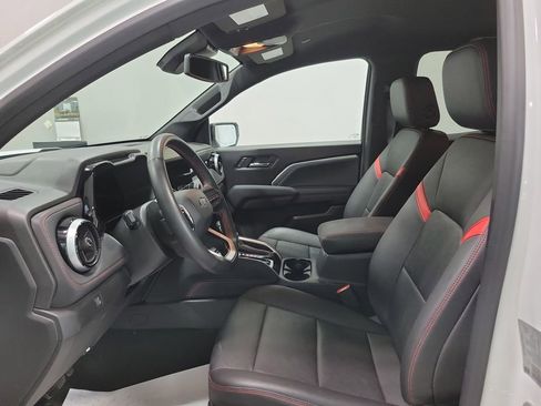 Used 2023 Chevrolet Colorado Z71 w/ Z71 Convenience Package 2 image 39