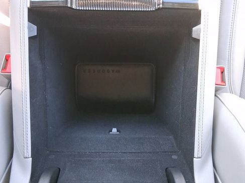 Used 2024 Jeep Wagoneer L Series III w/ Flexible Seating Group image 17